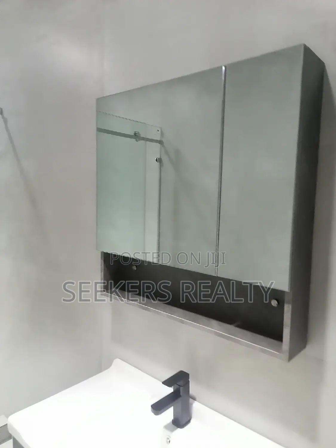 Furnished 2bdrm Apartment in Seekers Realty, Oxford Street for Rent