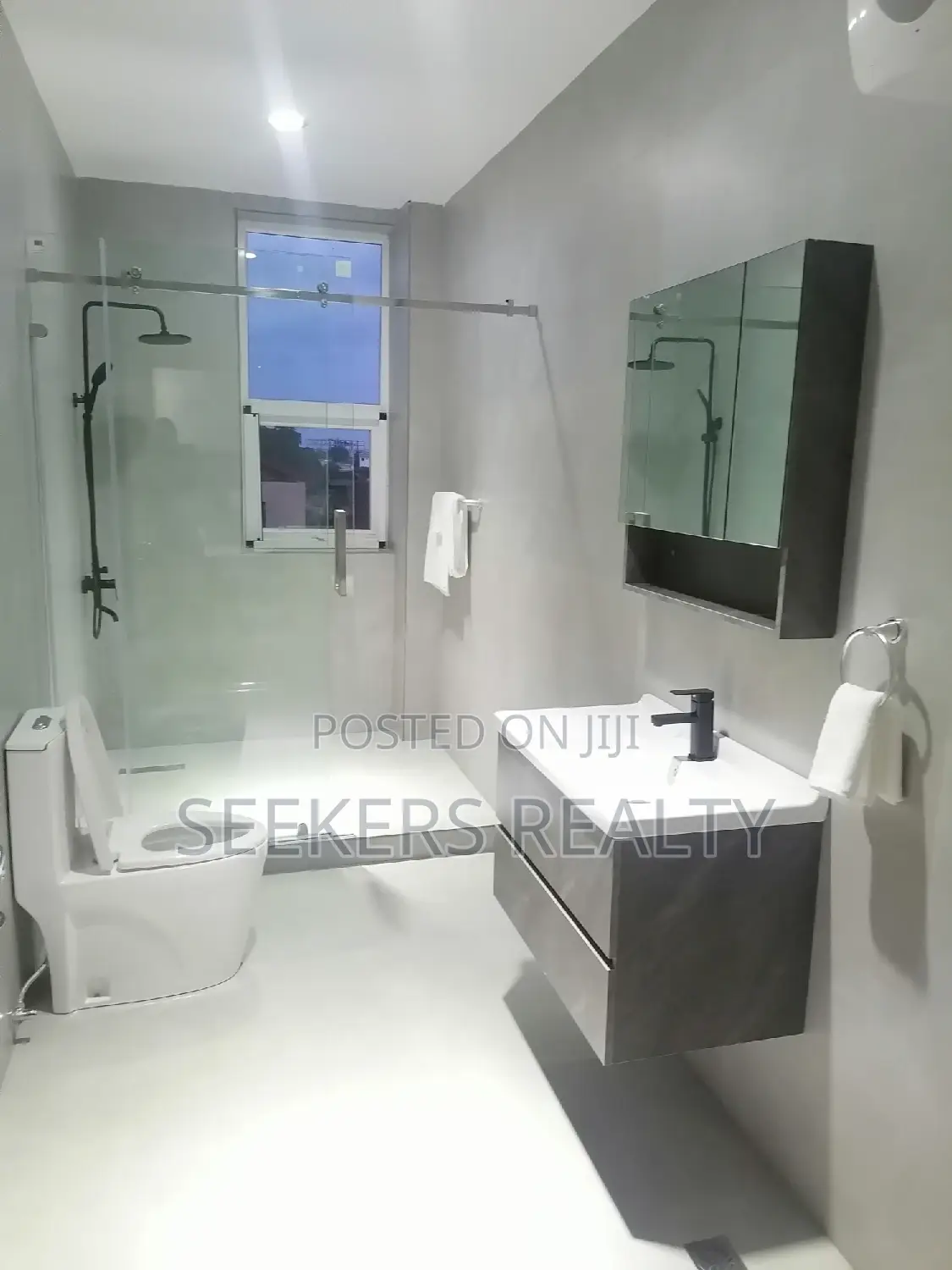 Furnished 2bdrm Apartment in Seekers Realty, Oxford Street for Rent