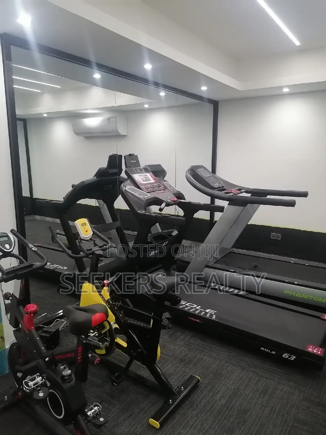 Furnished 2bdrm Apartment in Seekers Realty, Oxford Street for Rent