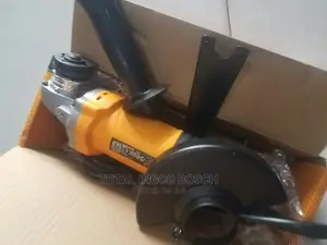 Ingco Industrial Angle Grinder 900w