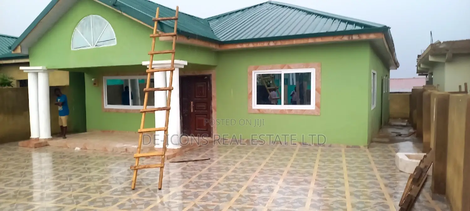 3bdrm House in De-Icons, Awutu Senya East Municipal for sale