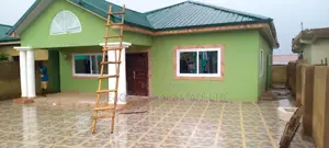 3bdrm House in De-Icons, Awutu Senya East Municipal for sale