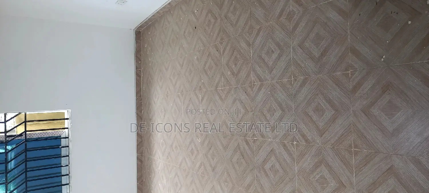3bdrm House in De-Icons, Awutu Senya East Municipal for sale