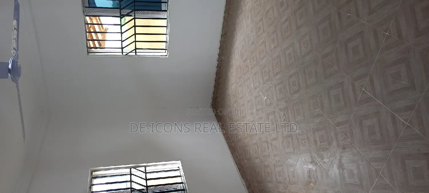 3bdrm House in De-Icons, Awutu Senya East Municipal for sale