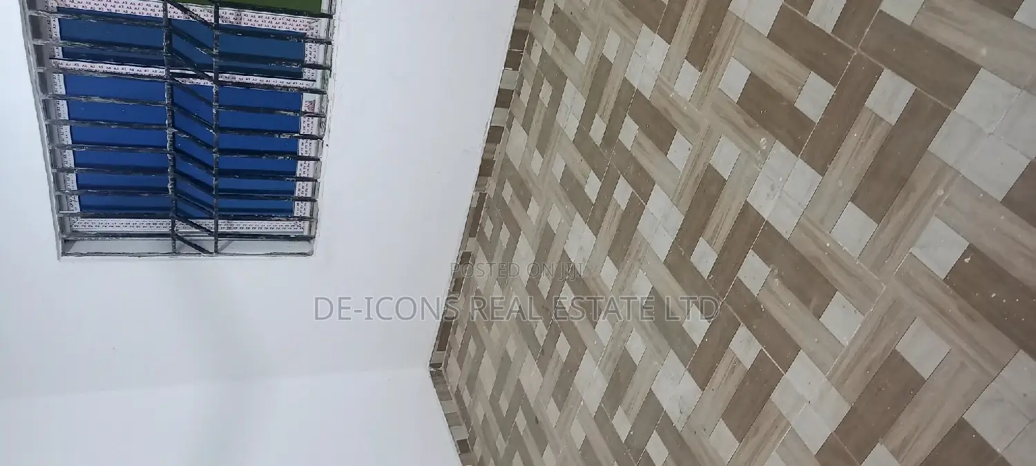 3bdrm House in De-Icons, Awutu Senya East Municipal for sale