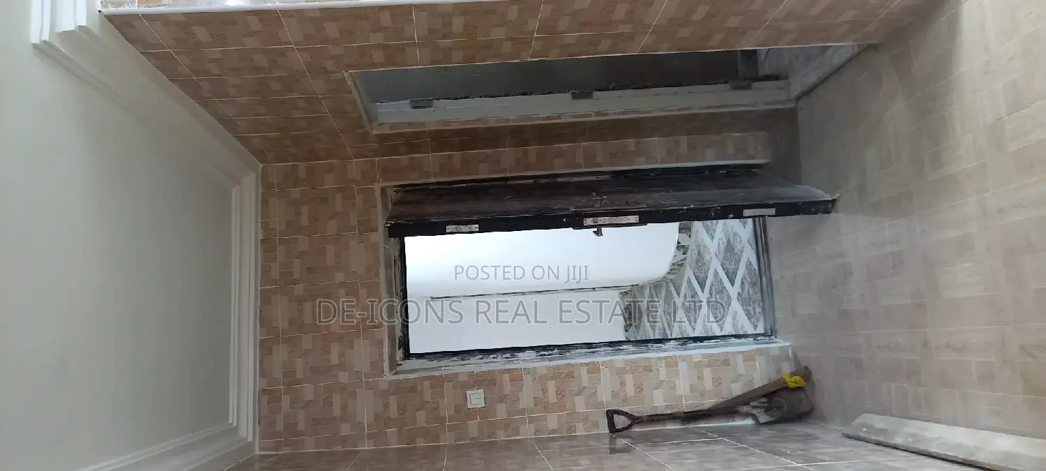 3bdrm House in De-Icons, Awutu Senya East Municipal for sale