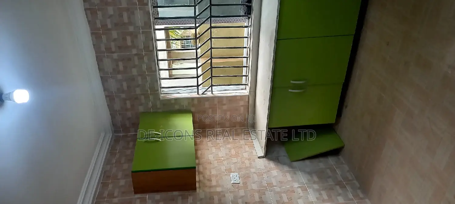 3bdrm House in De-Icons, Awutu Senya East Municipal for sale