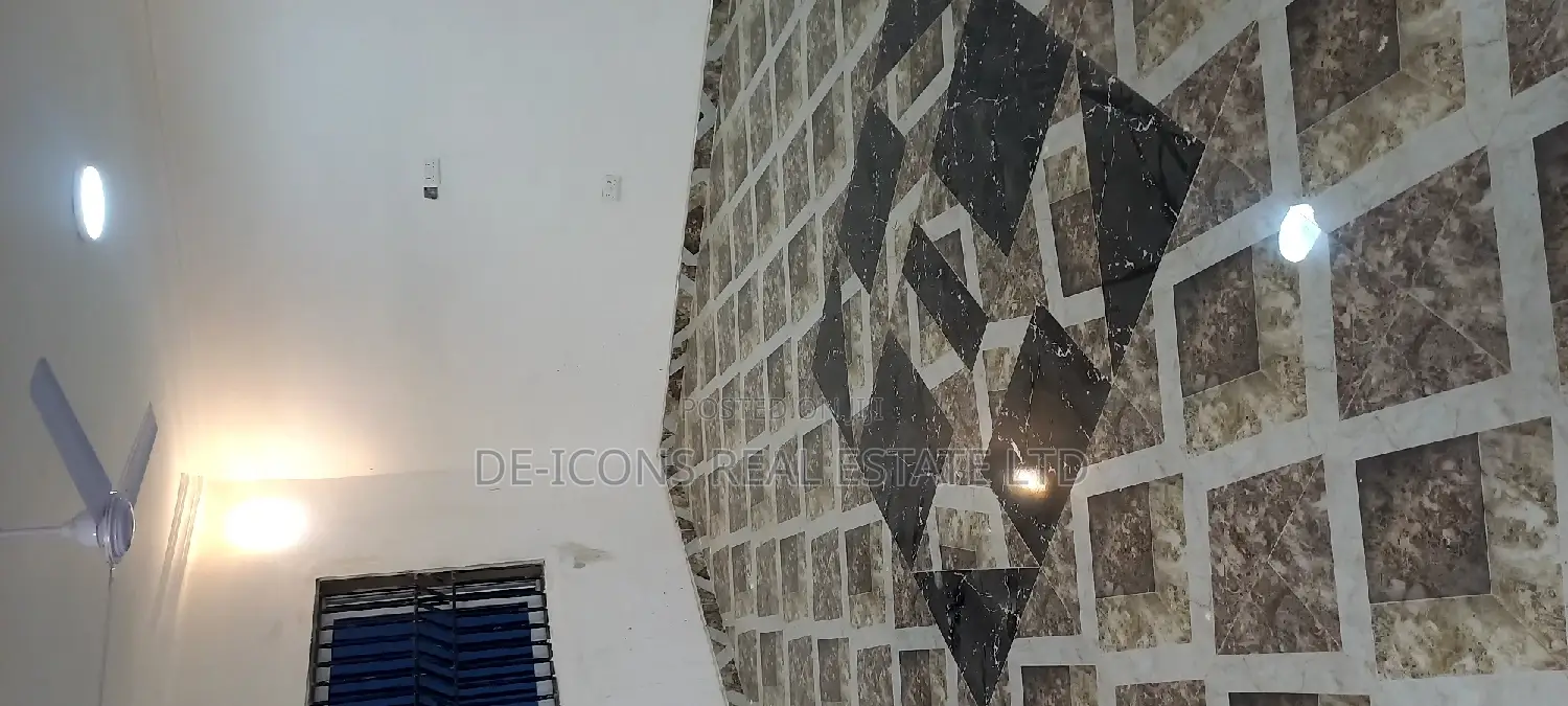 3bdrm House in De-Icons, Awutu Senya East Municipal for sale