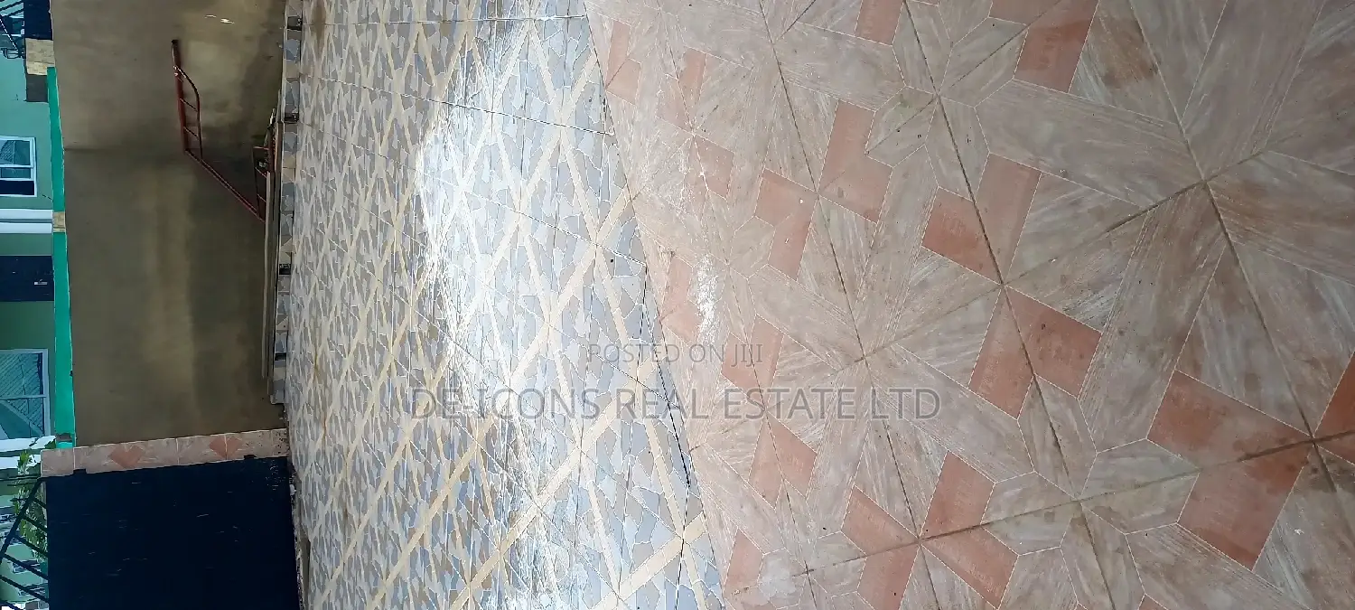 3bdrm House in De-Icons, Awutu Senya East Municipal for sale