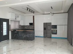 6bdrm House in East Legon for Sale