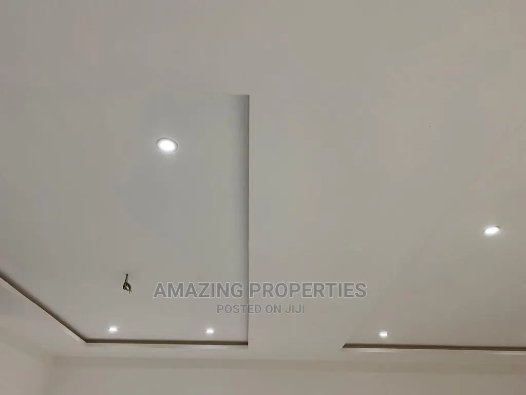 4bdrm House in Adjinganor, Adjiriganor for Sale