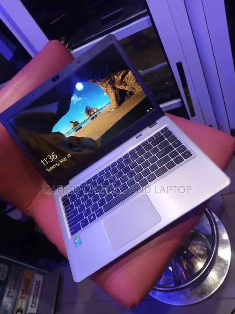 New Laptop Acer AS5755 8GB Intel Core I5 SSD 72GB
