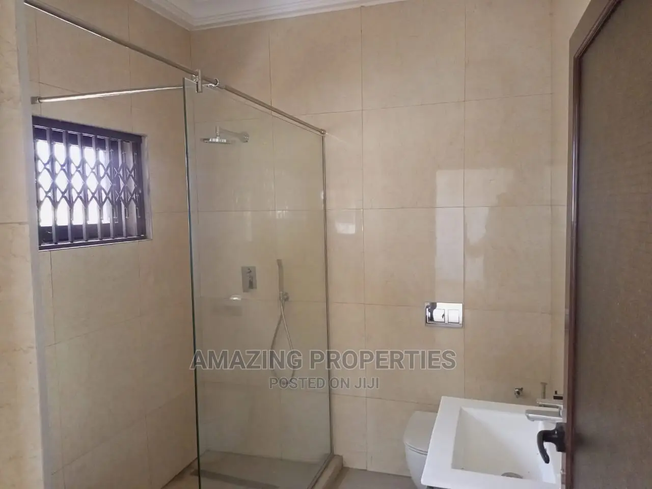 4bdrm House in Airport Residential, Cantonments for Rent