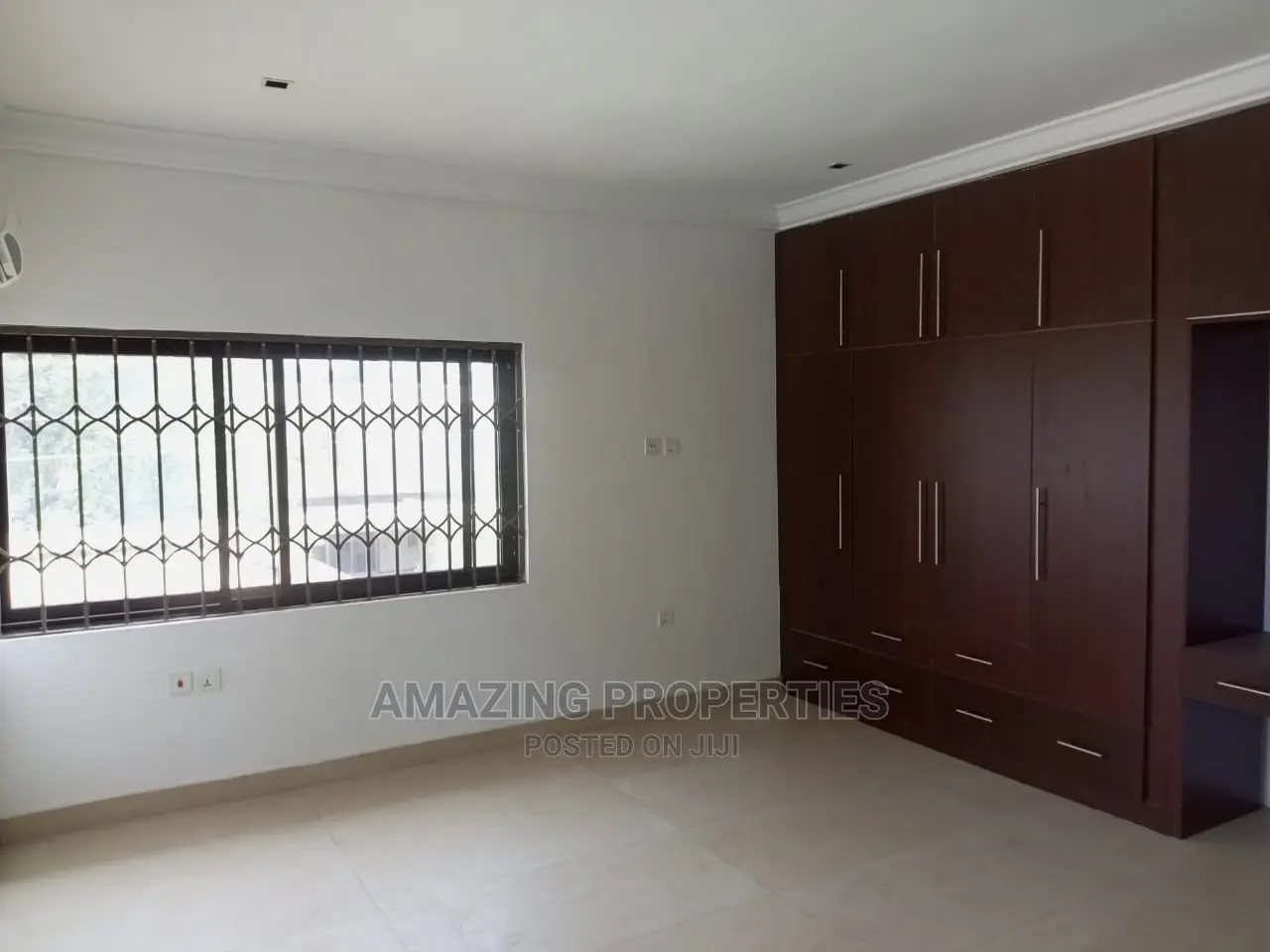 4bdrm House in Airport Residential, Cantonments for Rent