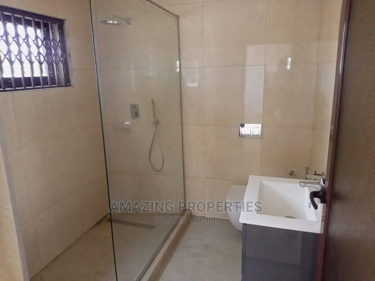 4bdrm House in Airport Residential, Cantonments for Rent