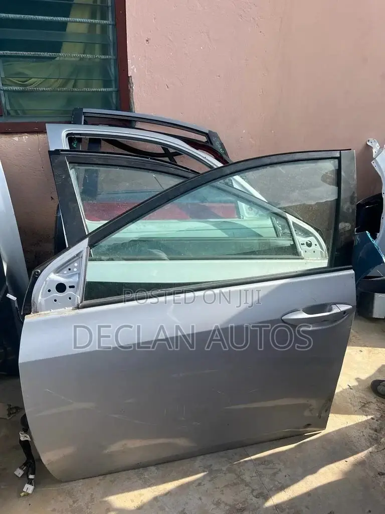 Toyota Corolla 2018 Door