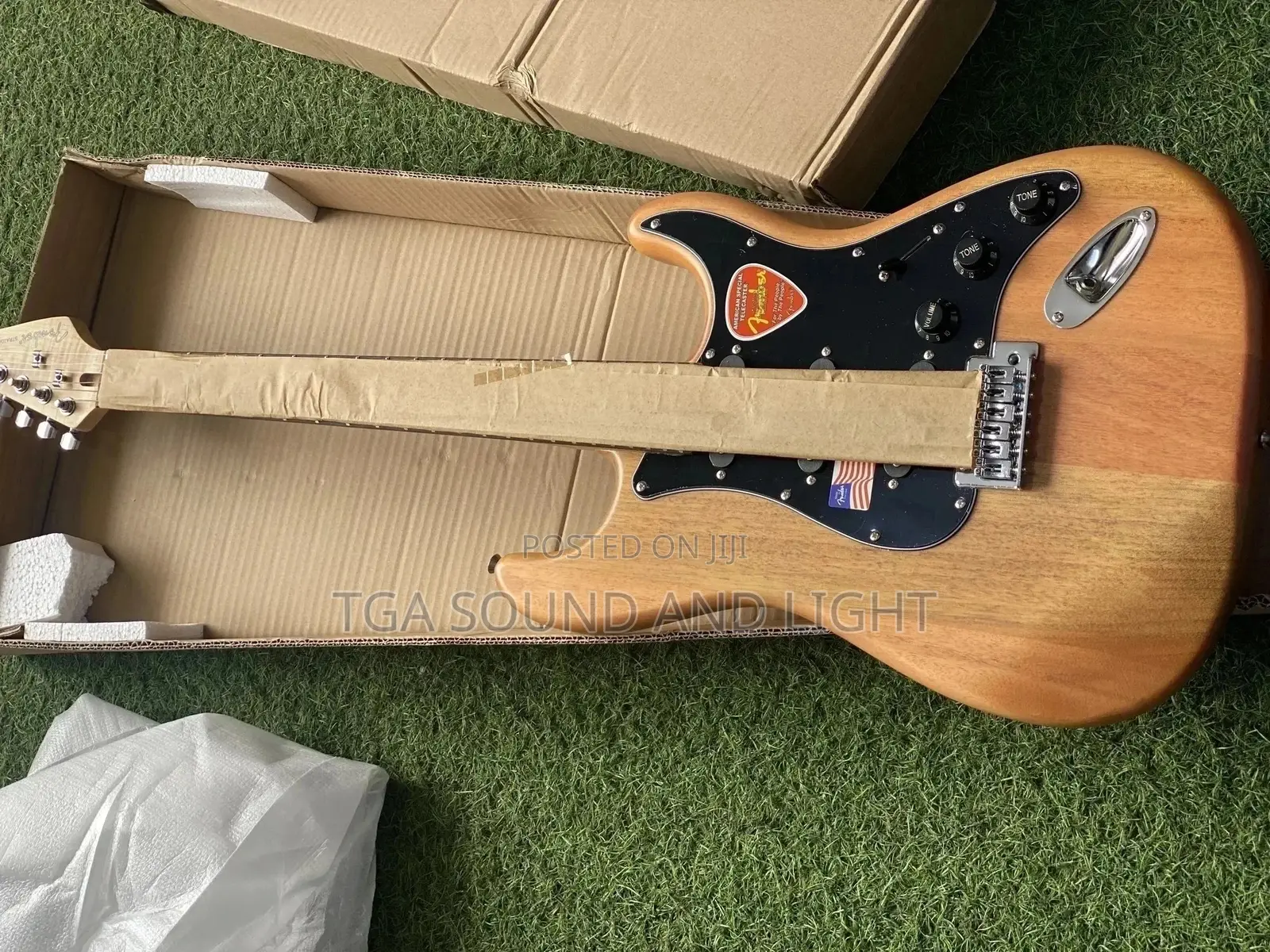 Fender Lead Guitar - Wood Color