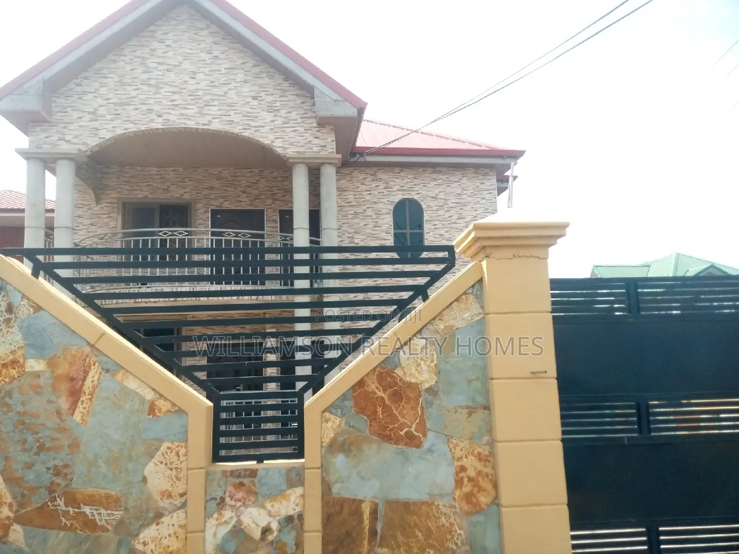 3bdrm Apartment in Hfc Estate, Spintex for rent