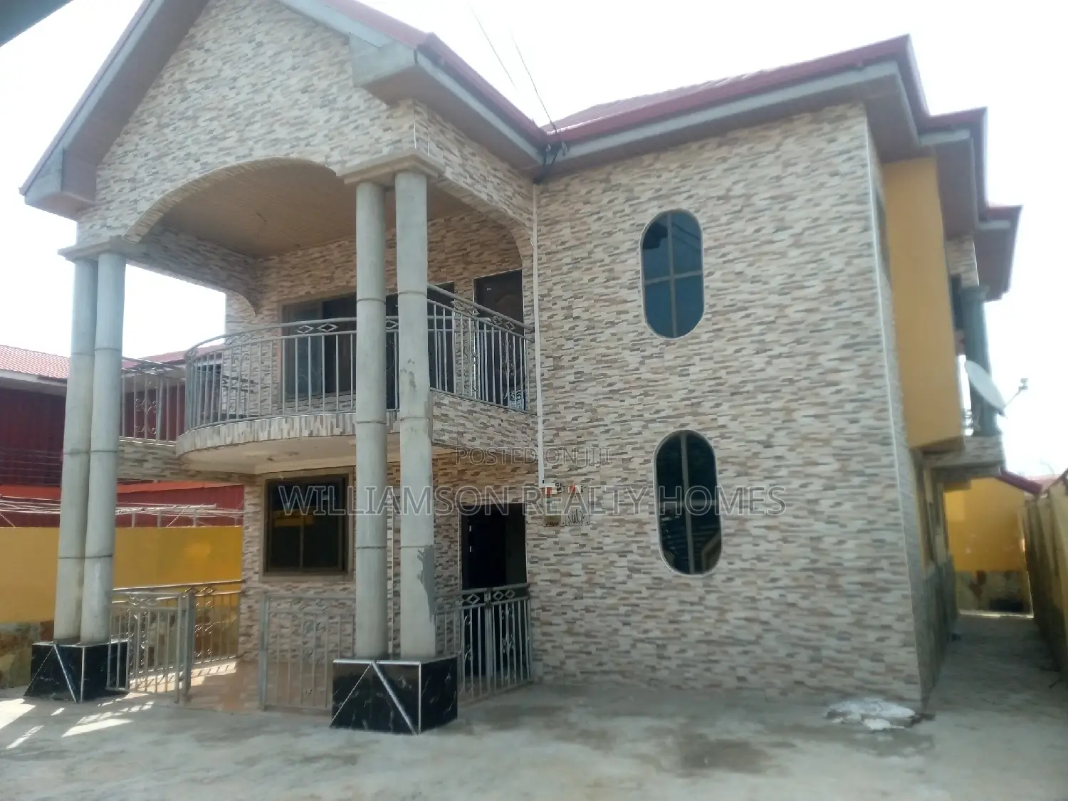 3bdrm Apartment in Hfc Estate, Spintex for rent