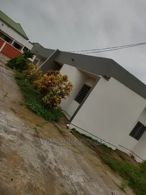 4bdrm House in Ayathar Bedroom, First Junction for Rent