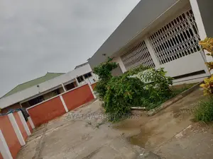 4bdrm House in Ayathar Bedroom, First Junction for Rent