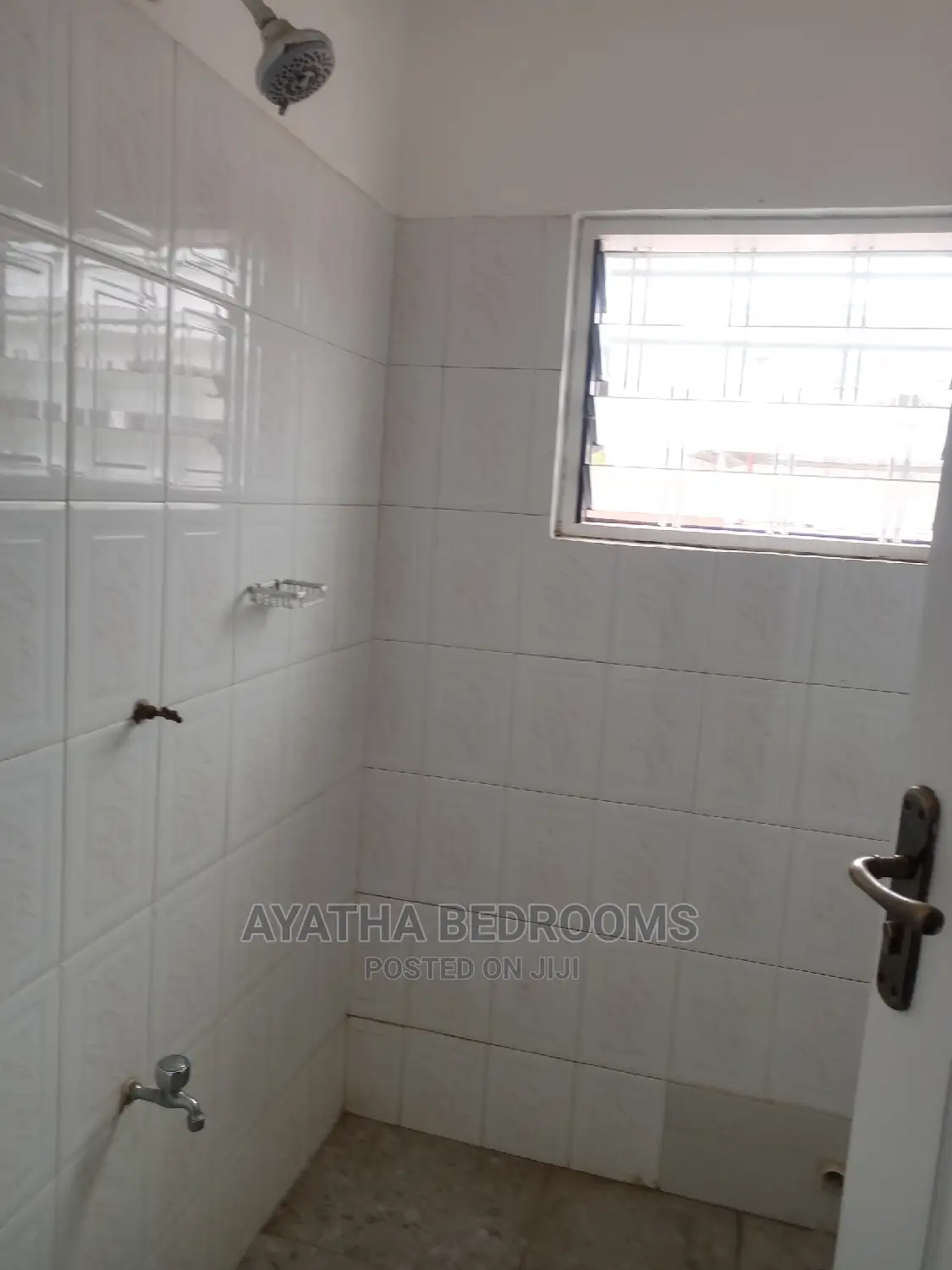 4bdrm House in Ayathar Bedroom, First Junction for Rent