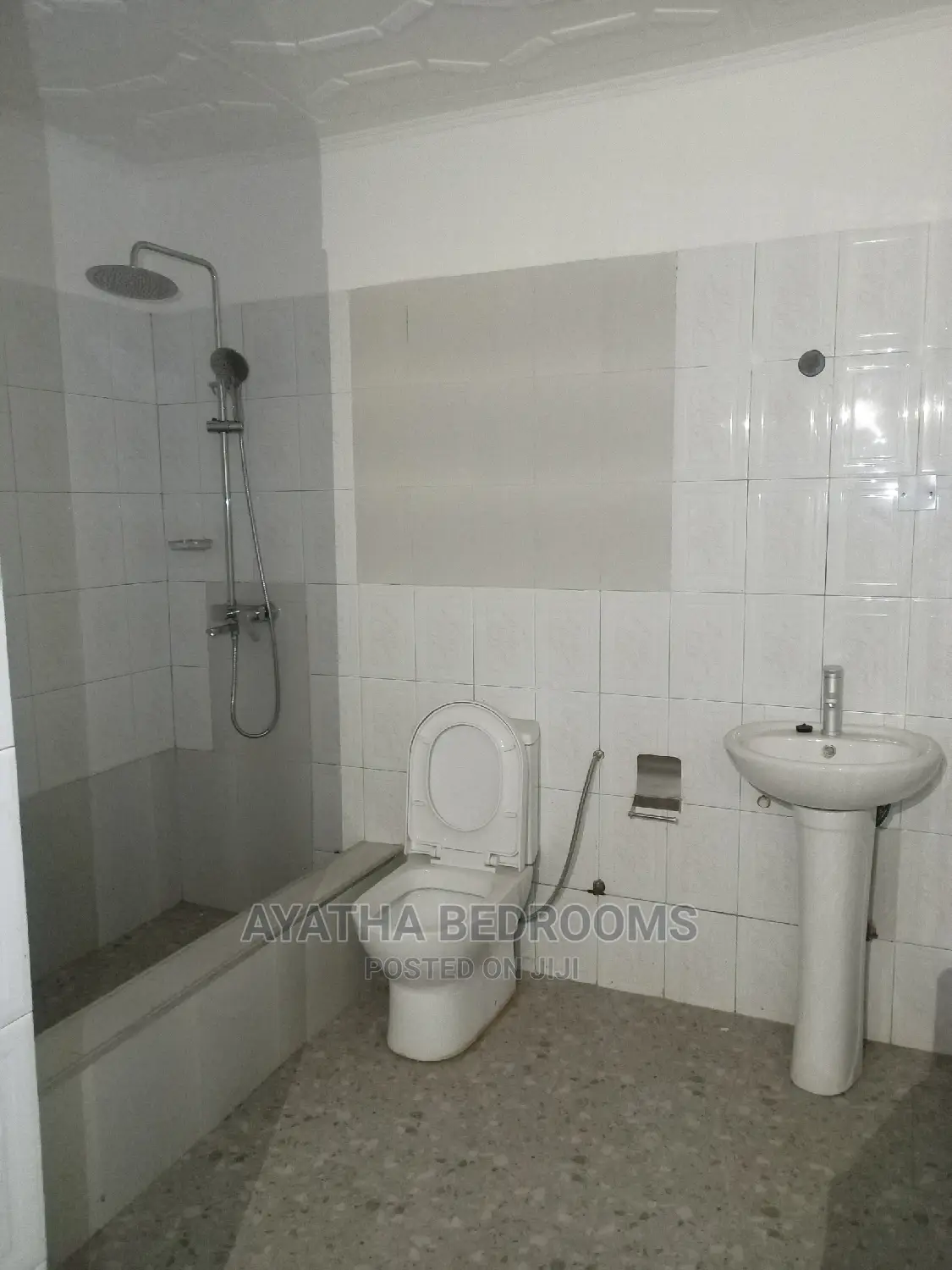 4bdrm House in Ayathar Bedroom, First Junction for Rent