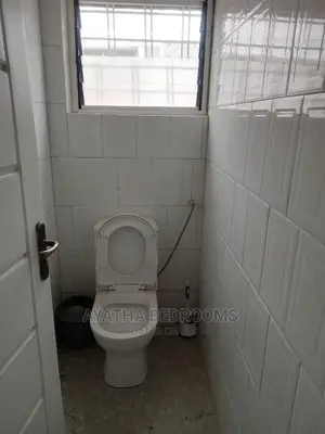 4bdrm House in Ayathar Bedroom, First Junction for Rent