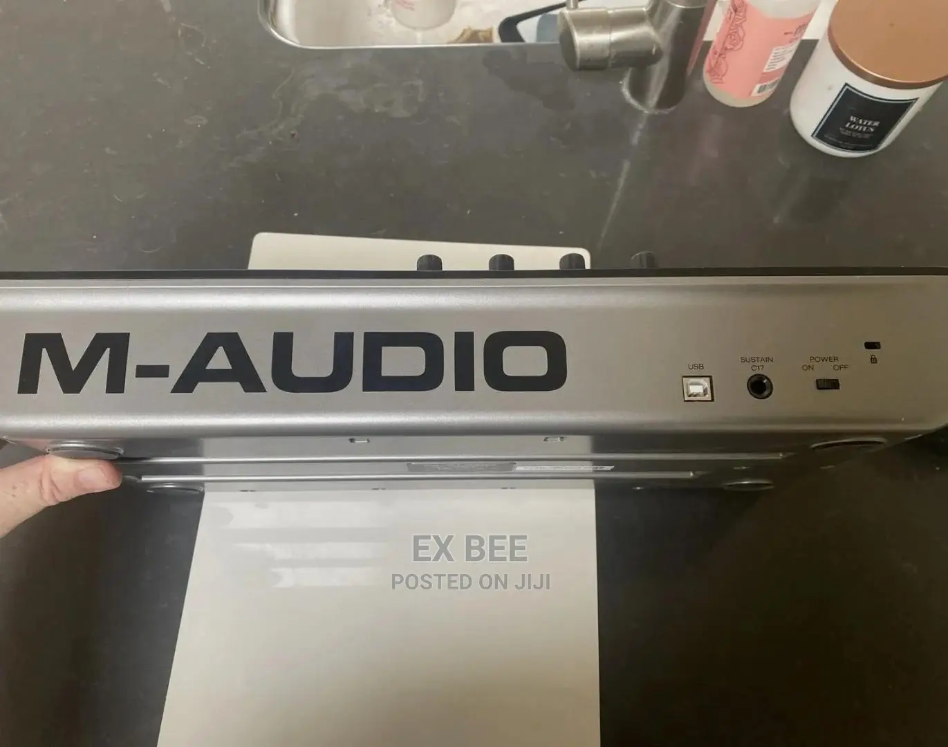 M Audio Oxygen 25 IV | USB Keyboard and Pad MIDI Controller