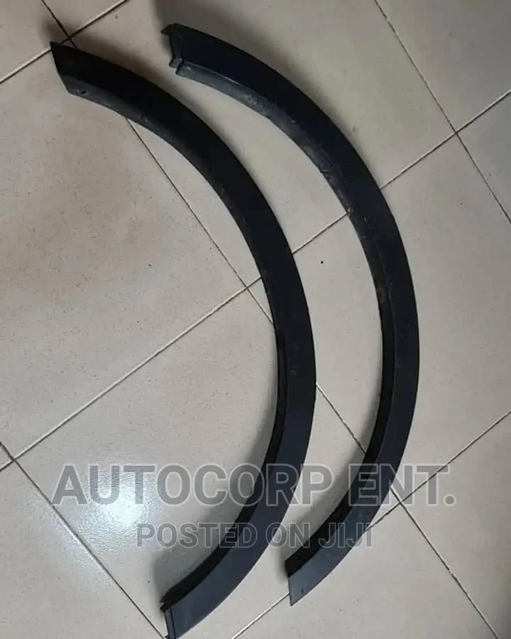 2013 - 2016 Ford Escape RHS-
Tyre Arch Moulding