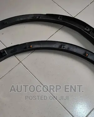 2013 - 2016 Ford Escape RHS-
Tyre Arch Moulding