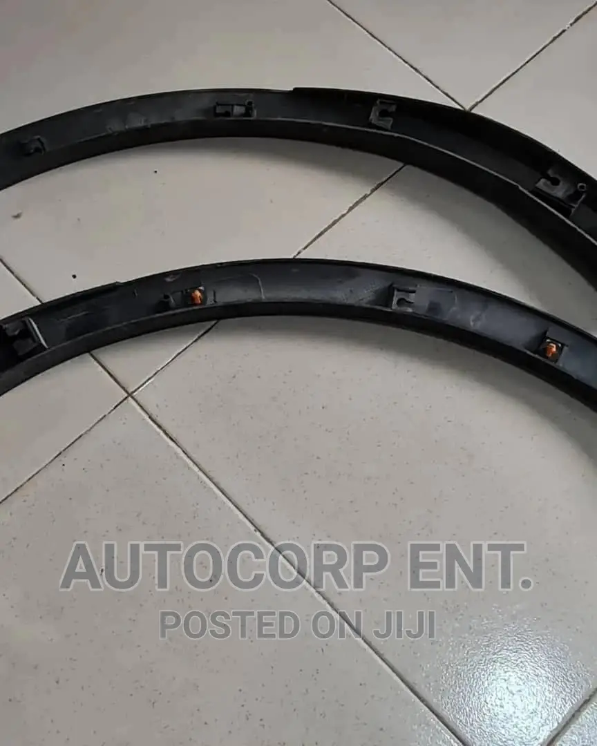 2013 - 2016 Ford Escape RHS-
Tyre Arch Moulding