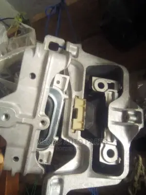 Mercedes Benz 4matic 2016 C300 Gear Box Seat Mount