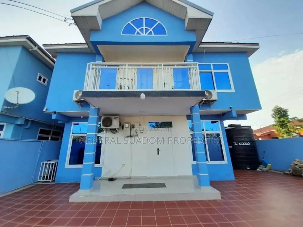 5bdrm Duplex in Suadom Properties, Baatsona Total for Sale
