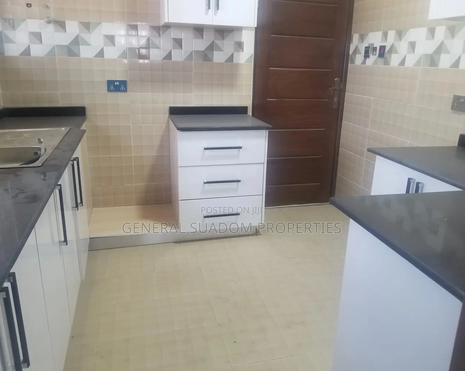 2bdrm Apartment in Suadom Properties, Baatsona Total for rent