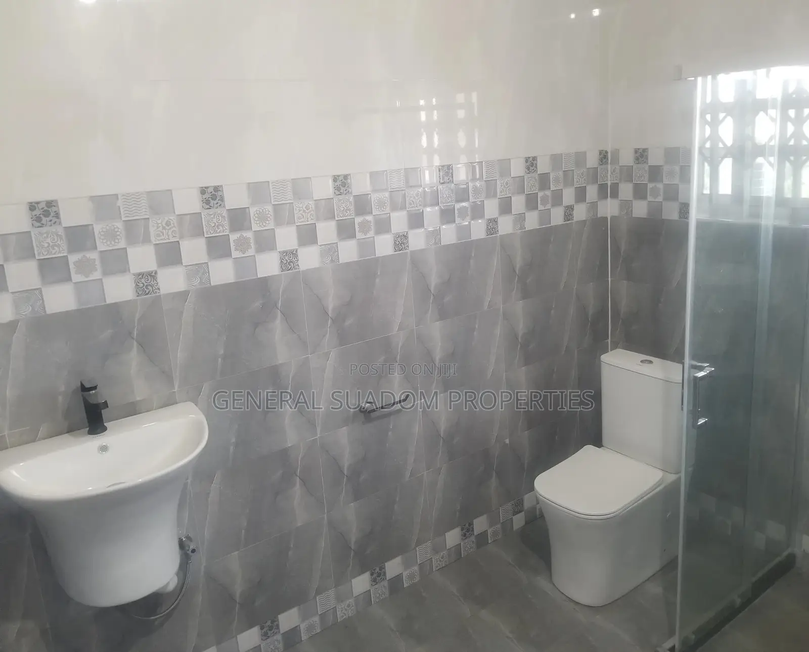 2bdrm Apartment in Suadom Properties, Baatsona Total for rent