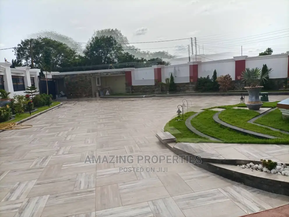 6bdrm House in for Sale 6 Bedroom for Sale
