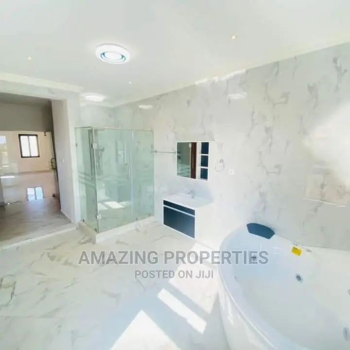 6bdrm House in for Sale 6 Bedroom for Sale