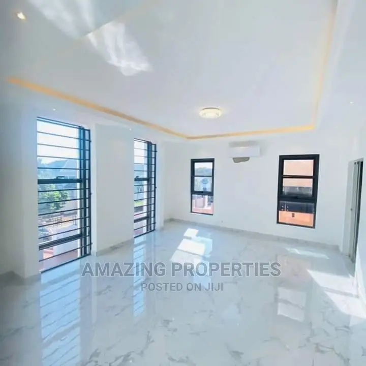 6bdrm House in for Sale 6 Bedroom for Sale