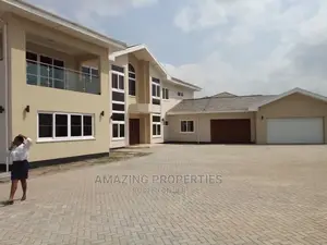 5bdrm House in @ Airport Hills
For for sale