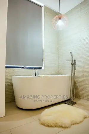 5bdrm Townhouse/Terrace in for Rent 5 Bedroom, Cantonments for Rent