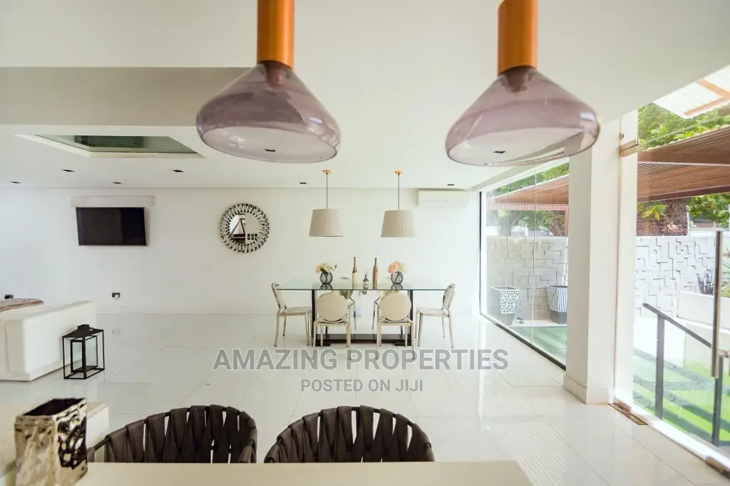 5bdrm Townhouse/Terrace in for Rent 5 Bedroom, Cantonments for Rent