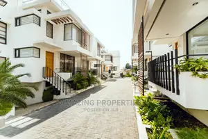 5bdrm Townhouse/Terrace in for Rent 5 Bedroom, Cantonments for Rent