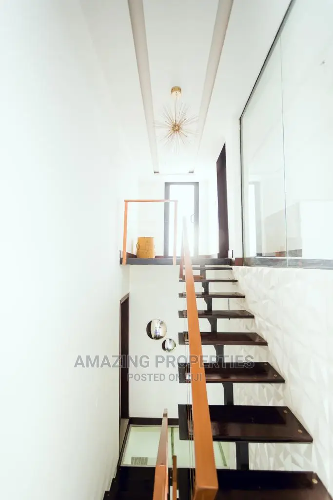 5bdrm Townhouse/Terrace in for Rent 5 Bedroom, Cantonments for Rent