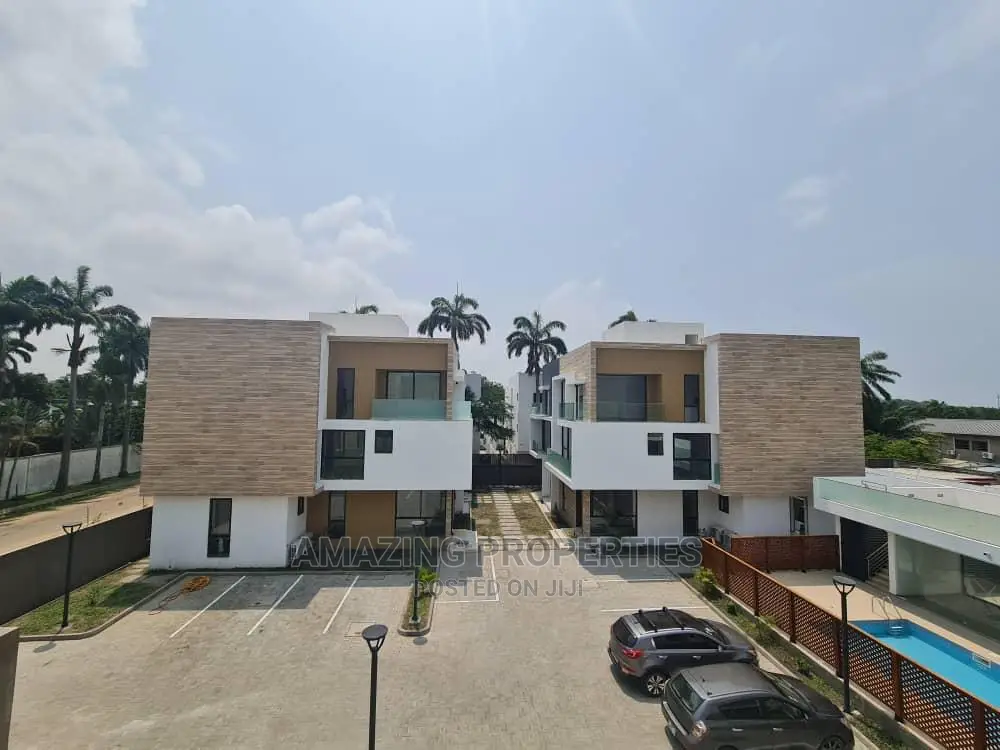4bdrm Townhouse/Terrace in Cantonments for Rent