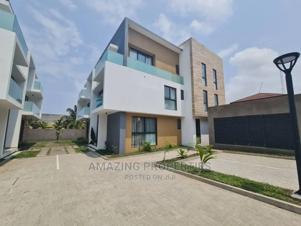 4bdrm Townhouse/Terrace in Cantonments for Rent