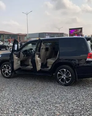 Car Rentals Rent a Toyota Land-Cruisers V8 for Business Trip
