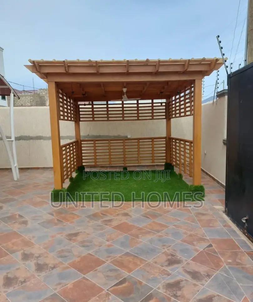 6bdrm House in Lake Side Estate for Sale