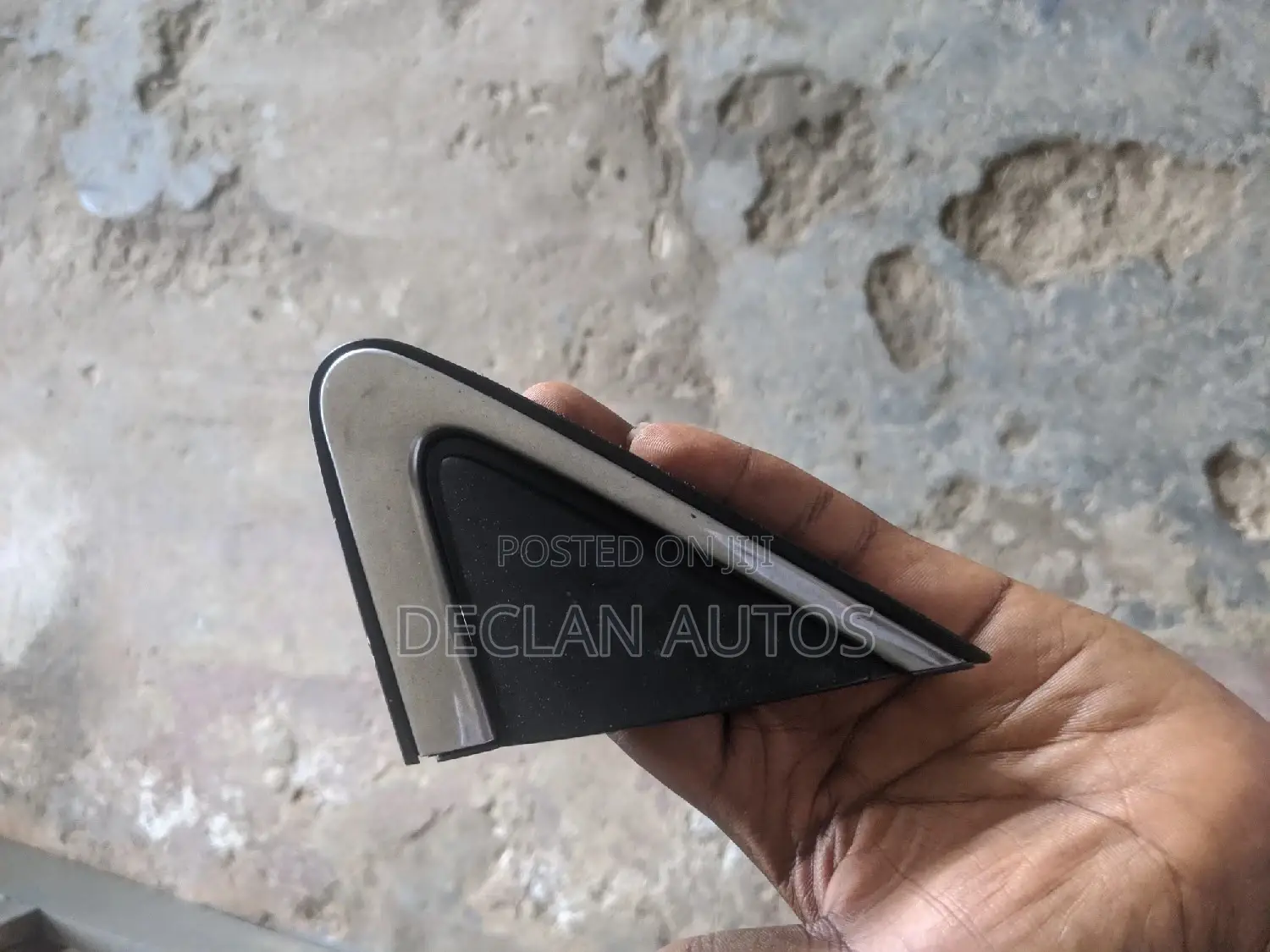 Nissan Sentra Mirror Pad