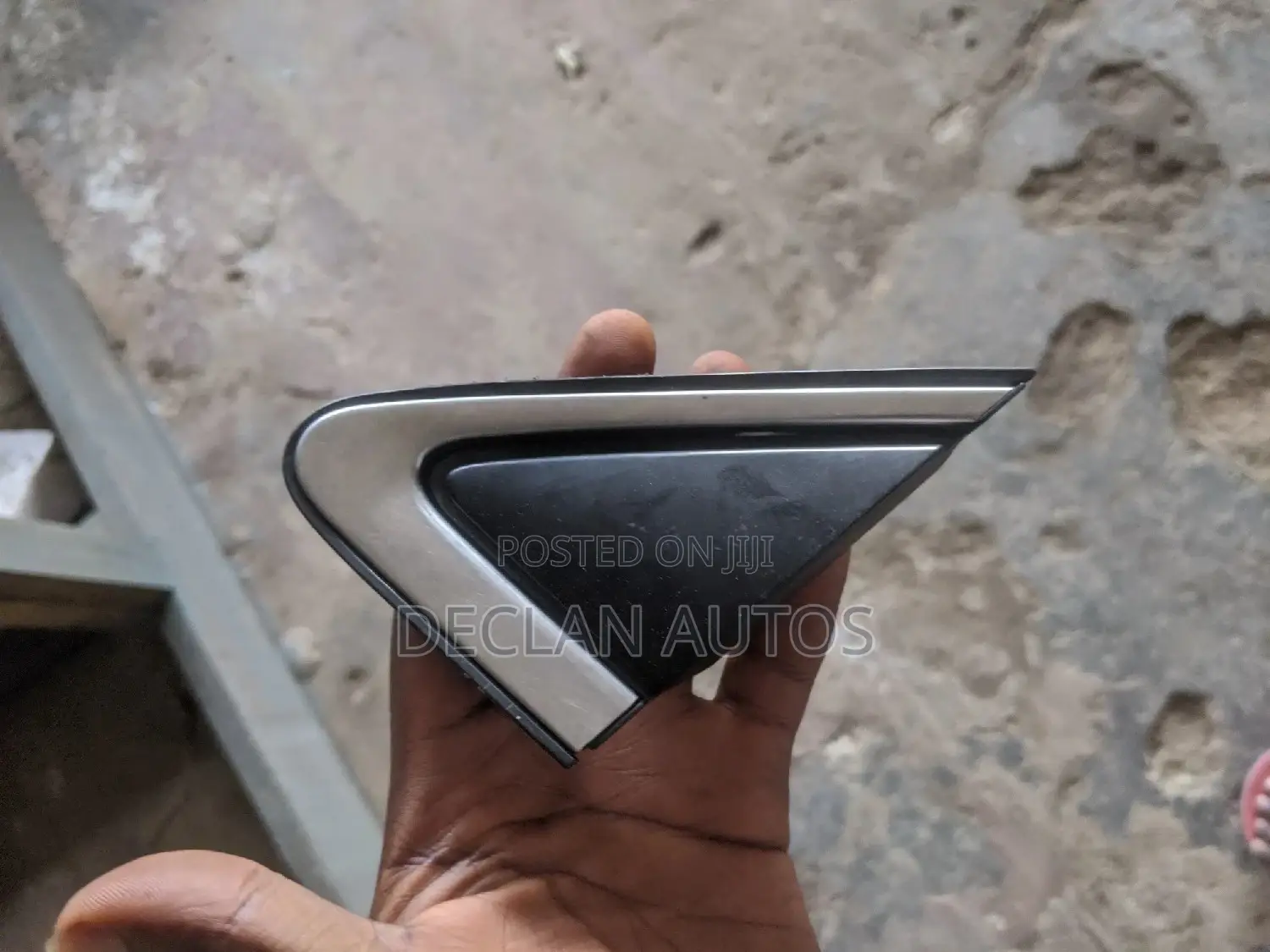 Nissan Sentra Mirror Pad
